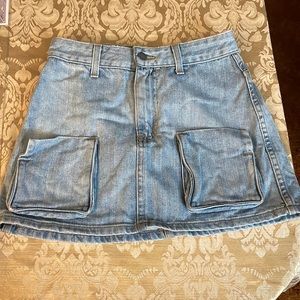 Woman’s jeans short skirt , 2 pockets in front, very cute
